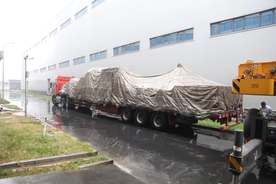 引進(jìn)新設(shè)備，助力新“智”造